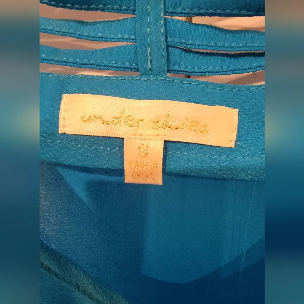 Top - Picture 2 of 4